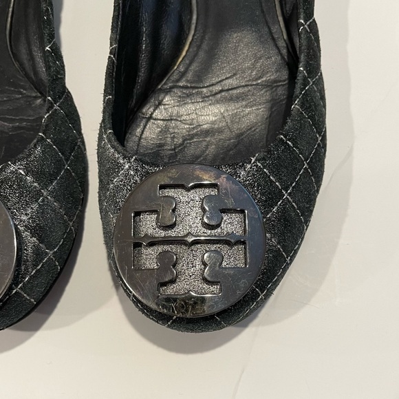 Tory Burch
Pewter Quilted Suede Ballet Flats - Picture 4 of 6